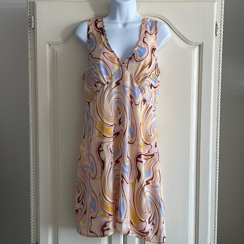 URBAN OUTFITTERS GROOVY DRESS